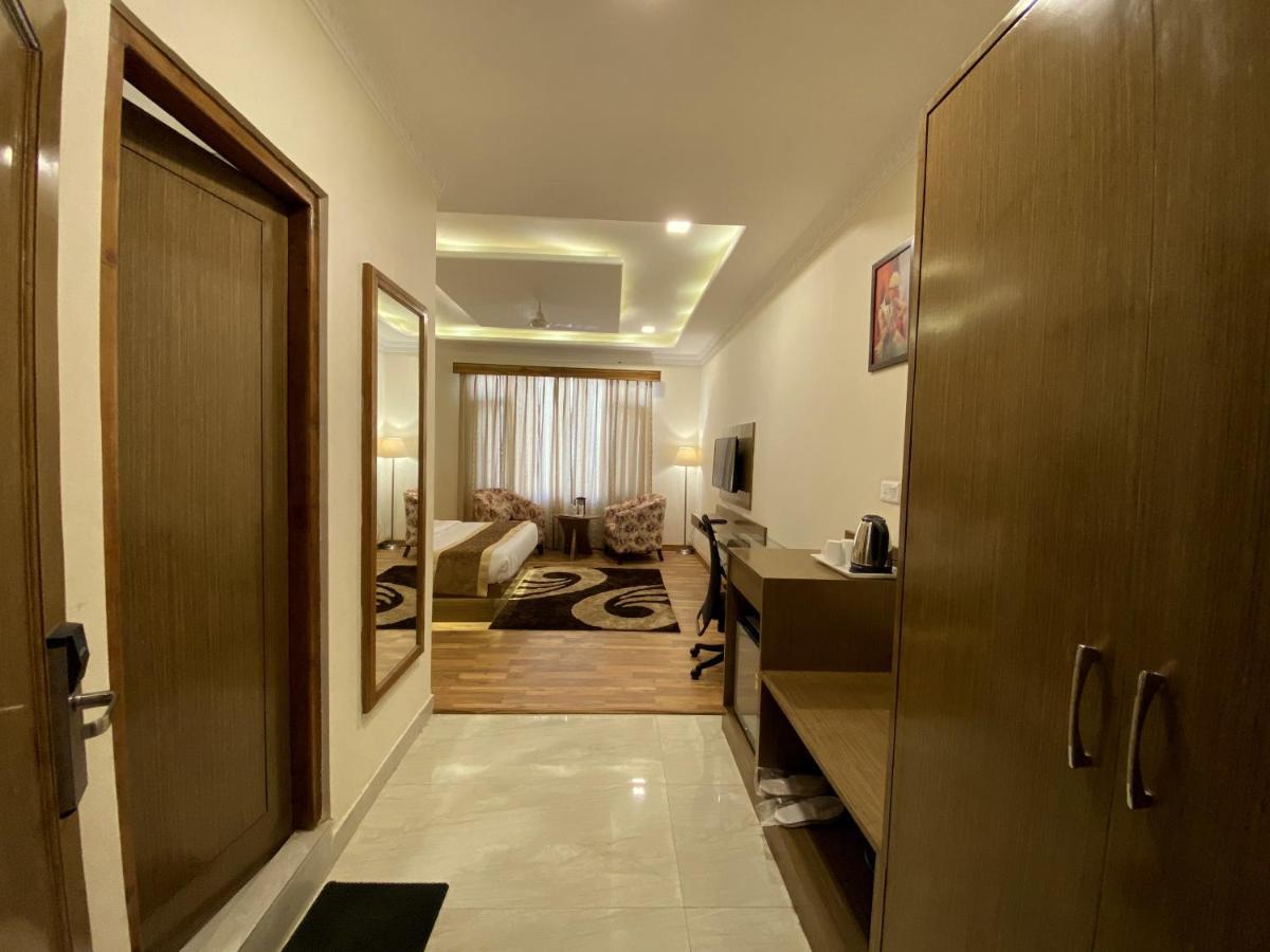 Royal Mansion Hotel Kullu Bagian luar foto