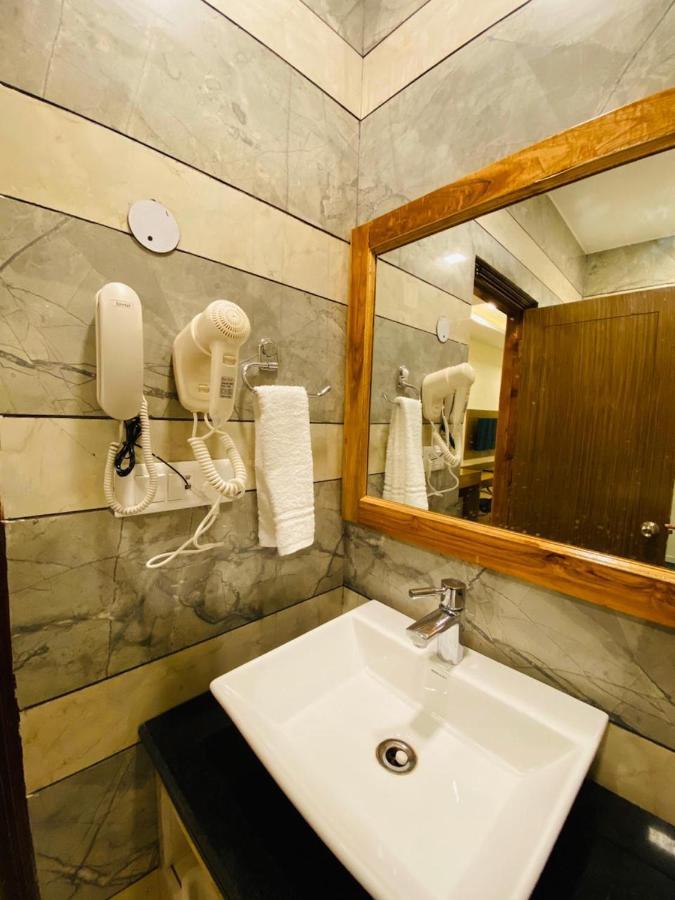 Royal Mansion Hotel Kullu Bagian luar foto
